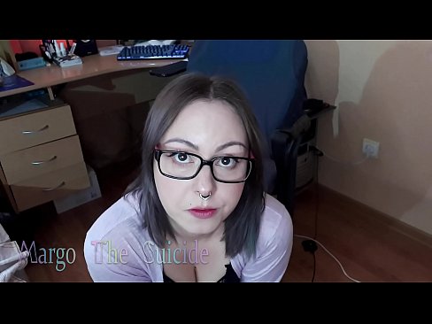 ❤️ Sexet pige med briller sutter Dildo dybt på kamera ❤ Porno at da.com-milf-300.ru ️